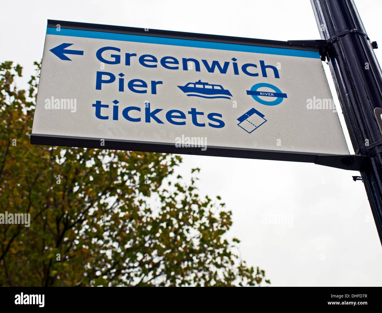 Billets Greenwich Pier signpost, Londres, Angleterre, Royaume-Uni Banque D'Images