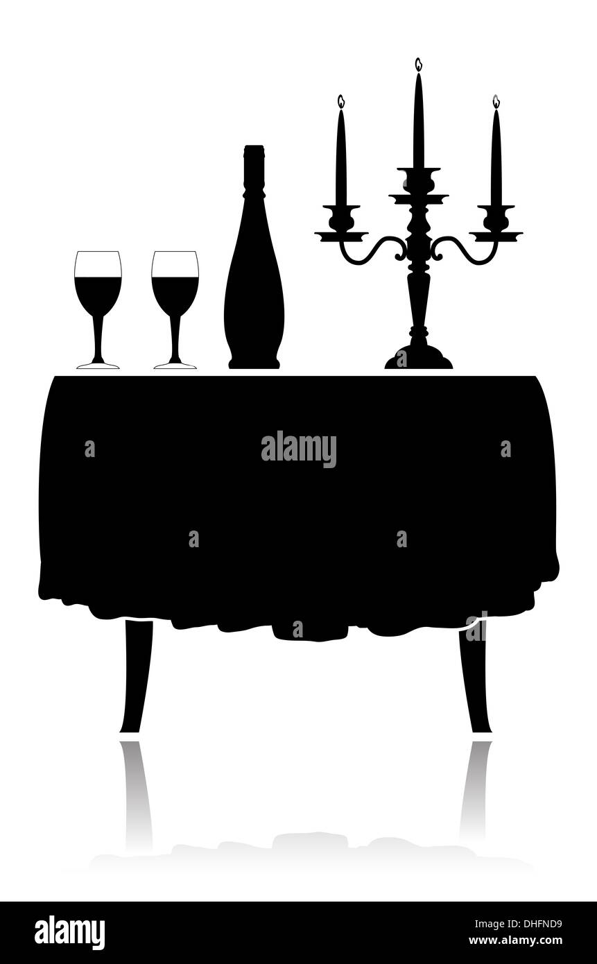 Restaurant romantique Silhouette table avec nappe, verres à vin, vin et candélabre. Banque D'Images