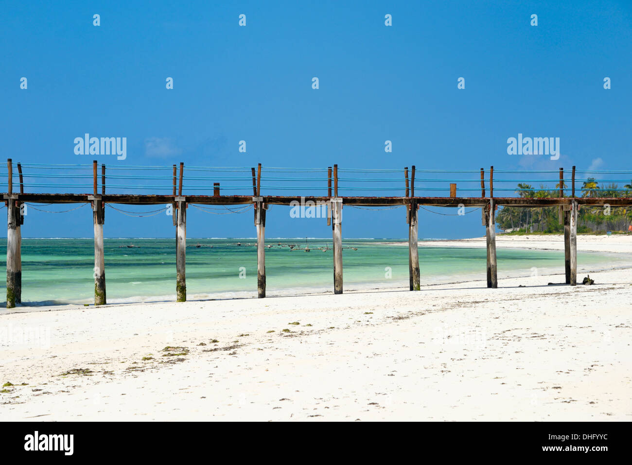 Jetée de l'Hôtel Fasano, Plage, océan Indien, Zanzibar, Tanzanie, Afrique de l'eest Banque D'Images