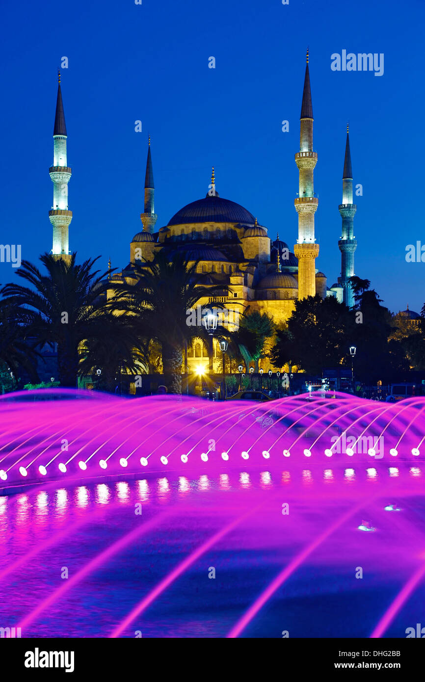 Fontaine et de la Mosquée Bleue, Istanbul, Turquie Banque D'Images