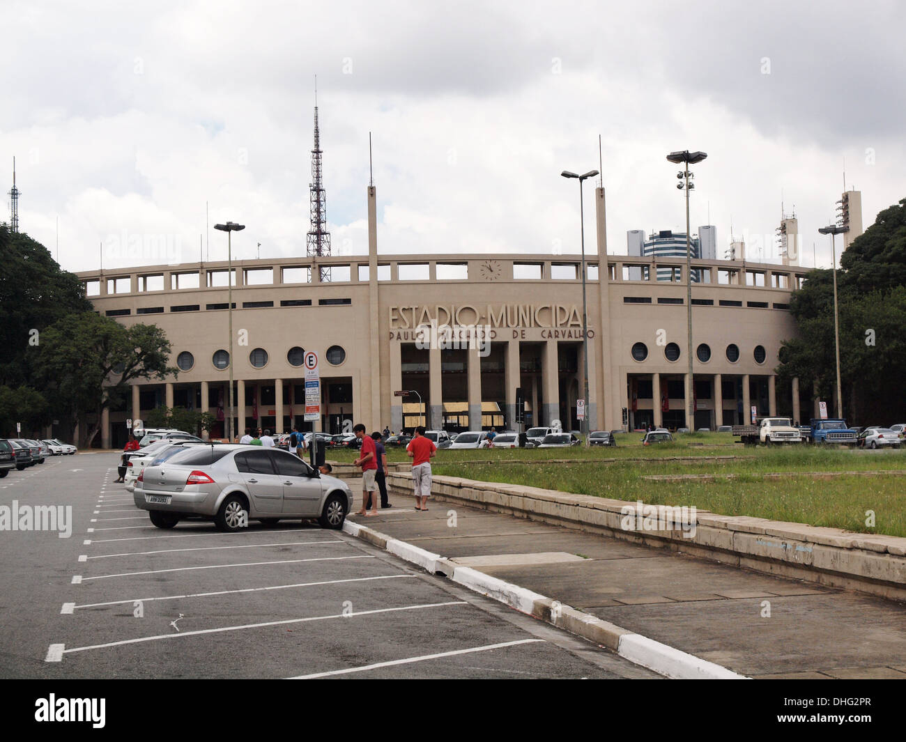 La place devant le stade municipal de Pacaembu à Sao Paulo, montrant l'avant du stade Banque D'Images