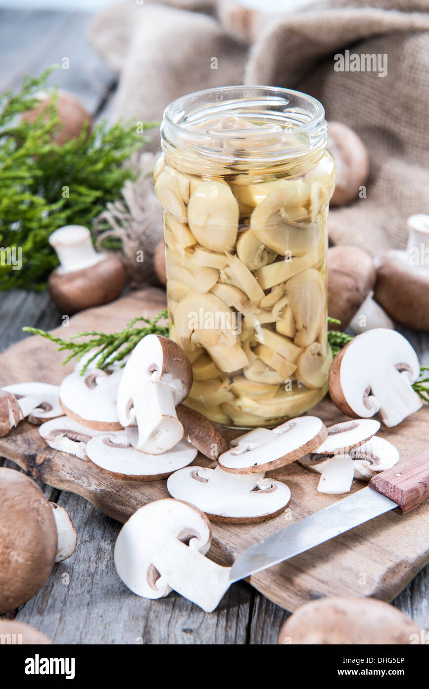 Partie de conserves de champignons (macro shot) Banque D'Images