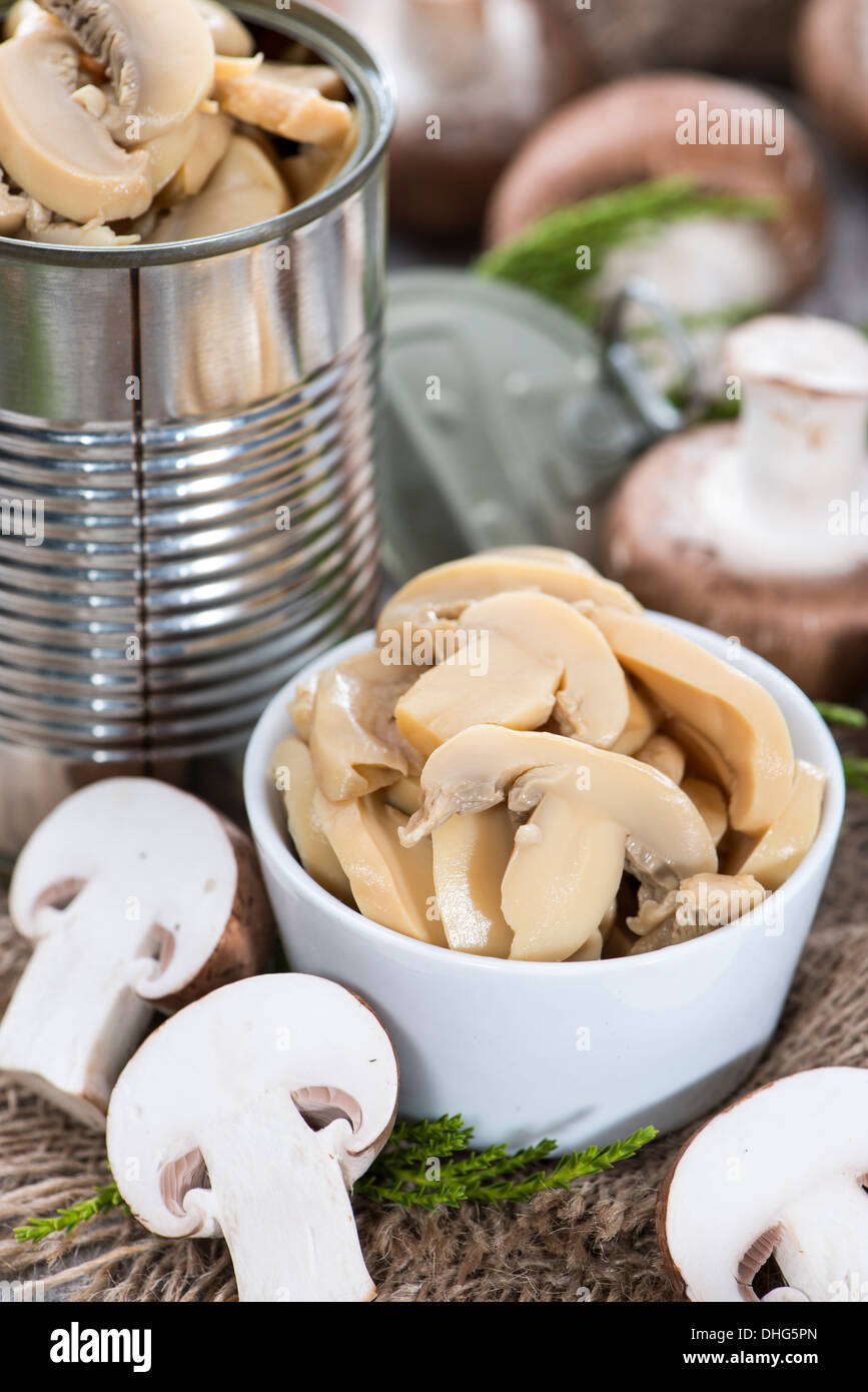 Partie de conserves de champignons (macro shot) Banque D'Images