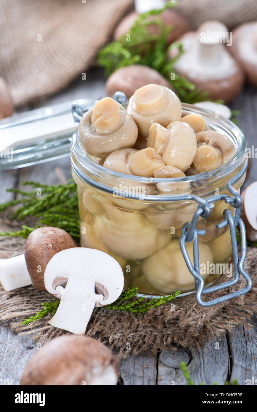Partie de conserves de champignons (macro shot) Banque D'Images