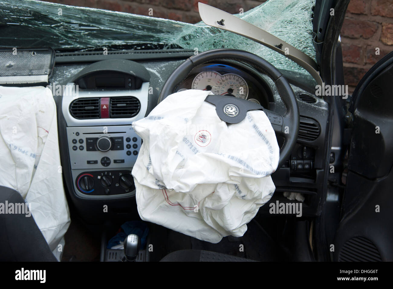 Accident de voiture airbag conducteur airbag déclenché plus de l