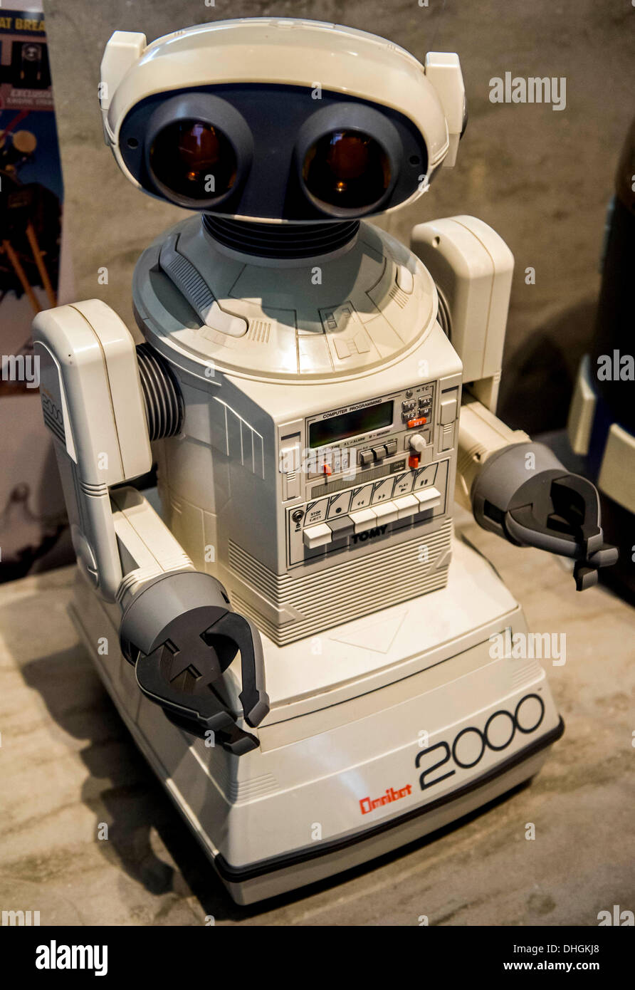 Mountain View, Californie, USA. 09Th Nov, 2013. Un robot de Omnibot 2000  Tomy Kyogo en 1985 à l'affiche au Musée d'histoire de l'ordinateur dans la  Silicon Valley. © Brian Cahn/ZUMAPRESS.com/Alamy Live News