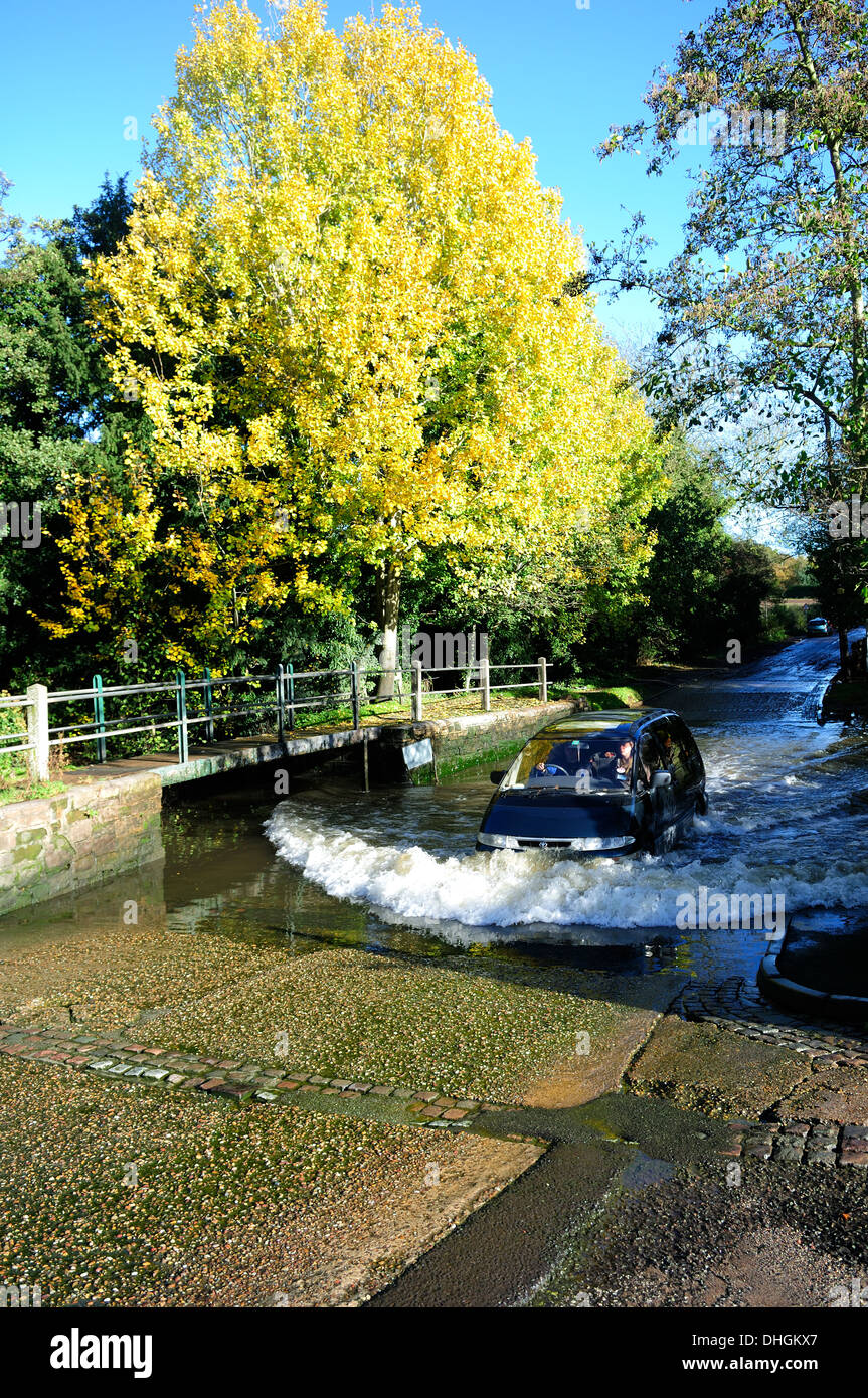 Rufford Mill,et Ford River Crossing. Banque D'Images