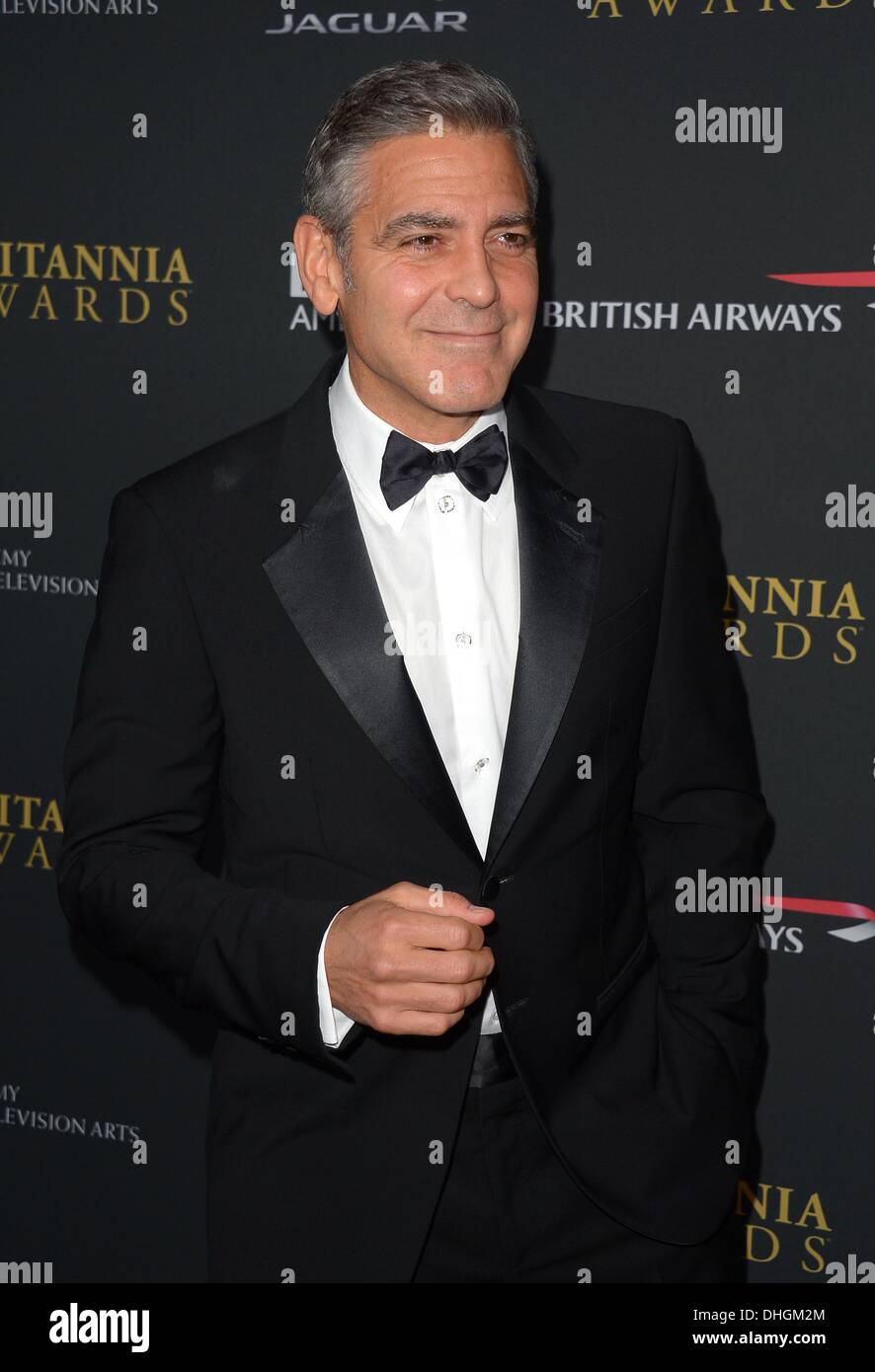 George Clooney arrive à la remise des prix de la BAFTA Britannia à Los Angeles, Californie, le 9 novembre 2013 Banque D'Images