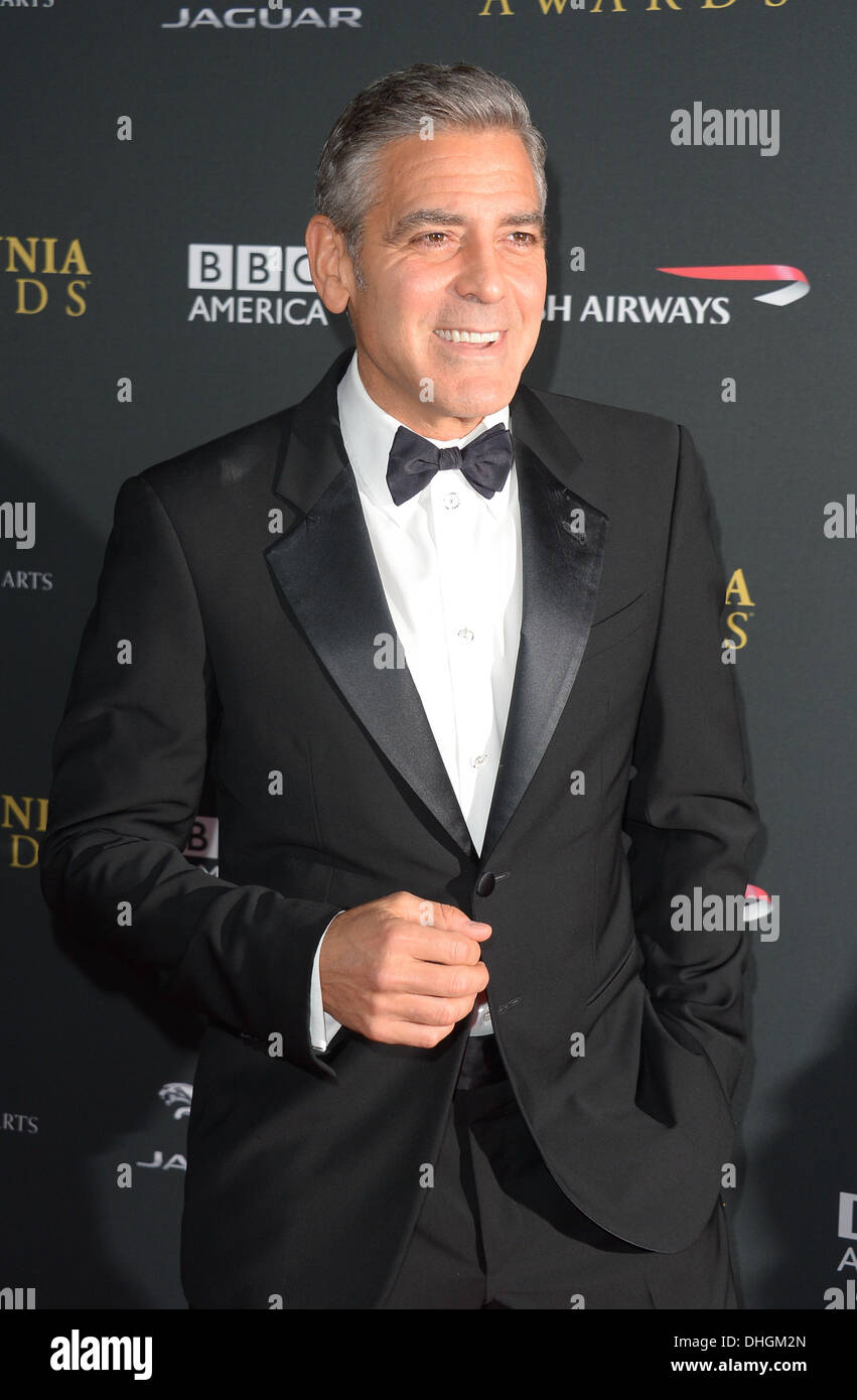 George Clooney arrive à la remise des prix de la BAFTA Britannia à Los Angeles, Californie, le 9 novembre 2013 Banque D'Images