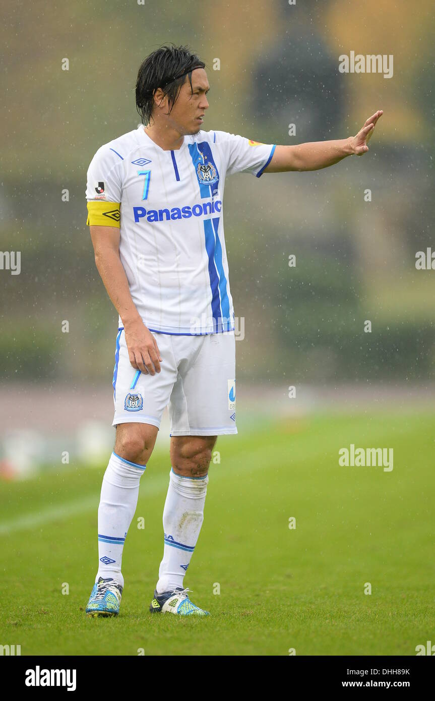 Kyoto, Japon. 10 nov., 2013. Yasuhito Endo (Gamba) Football / Soccer : 2013 J.League Division 2 match entre le Protocole de Kyoto Sanga F.C 0 - 2 Gamba Osaka au stade Nishikyogoku Stadium à Kyoto, au Japon . © AFLO/Alamy Live News Banque D'Images