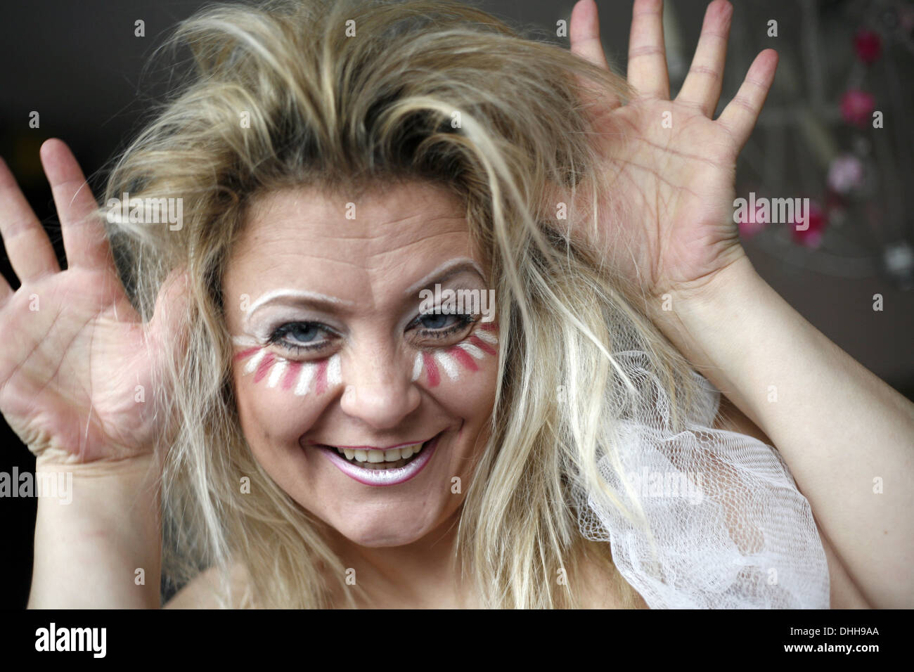 Femme blonde, préparé pour le carnaval Banque D'Images