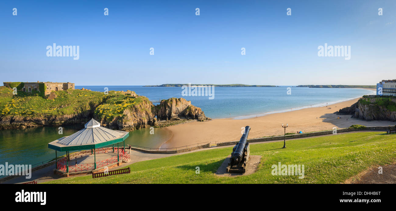 Kiosque et St Catherine's Island Castle Beach Tenby, Pembrokeshire Wales Banque D'Images