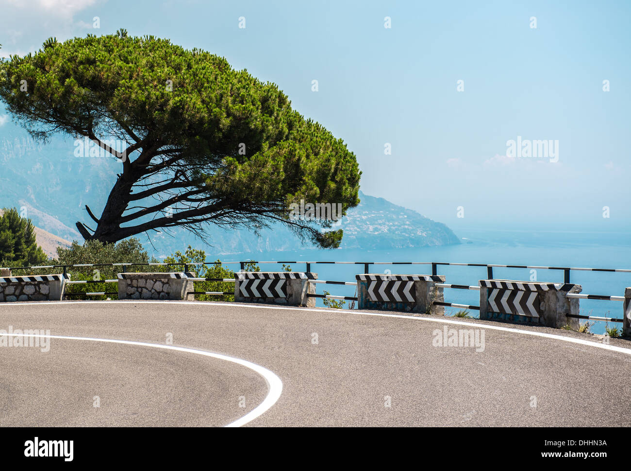 La route le long de la côte amalfitaine. Italie Banque D'Images