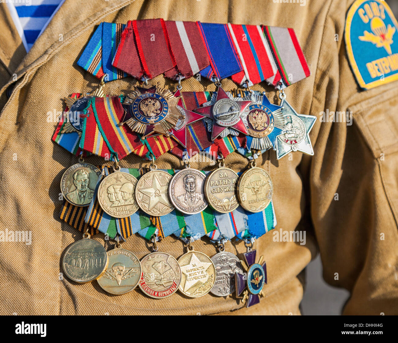 Différents prix et médailles sur l'uniforme militaire russe Banque D'Images