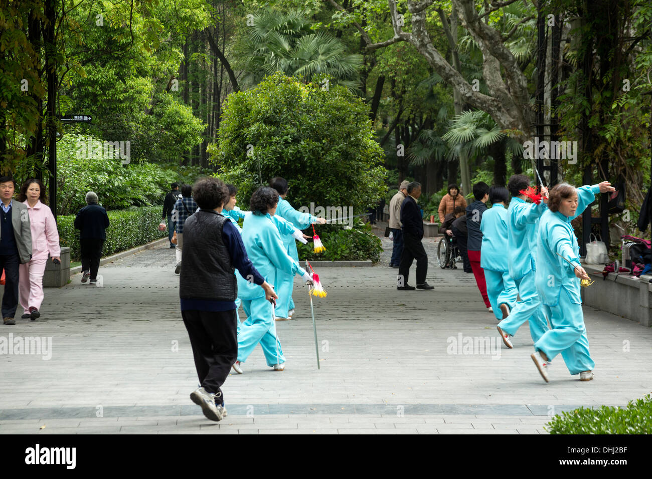 Les femmes exerçant en Chine Shanghai Fuxing Park Banque D'Images