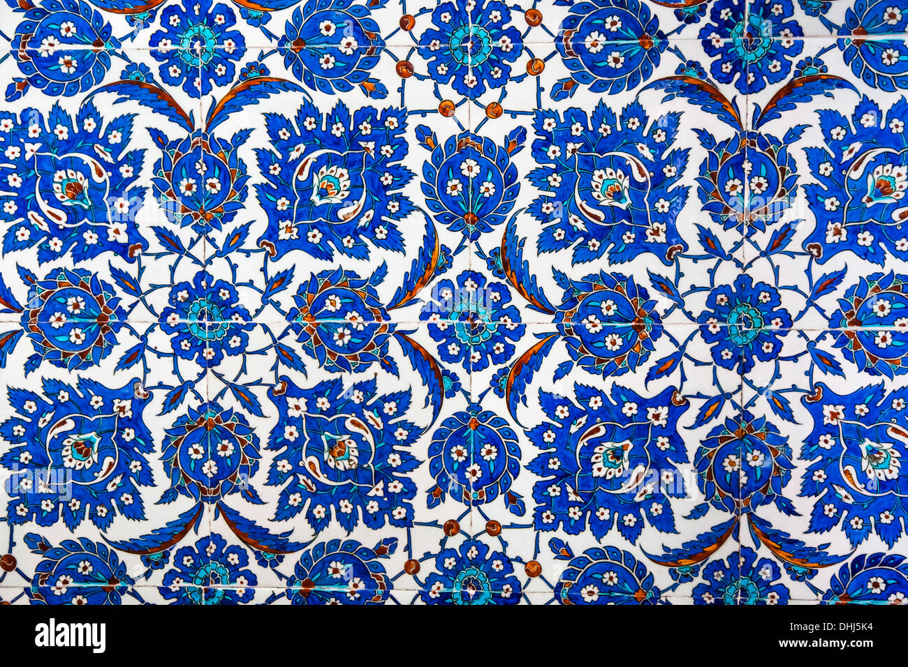 Ottoman géométrique du modèle de tuile de minaret de la Mosquée Bleue, Istanbul. Banque D'Images