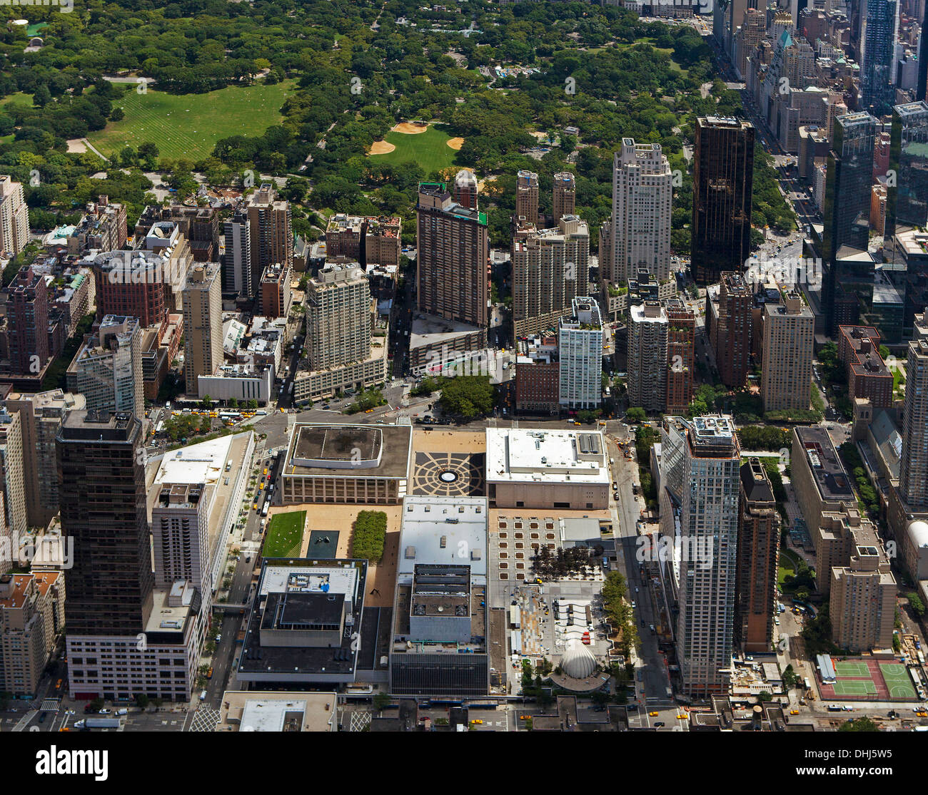 Photographie aérienne du centre Lincoln, Avery Fisher Hall, Central Park, Manhattan, New York City Banque D'Images