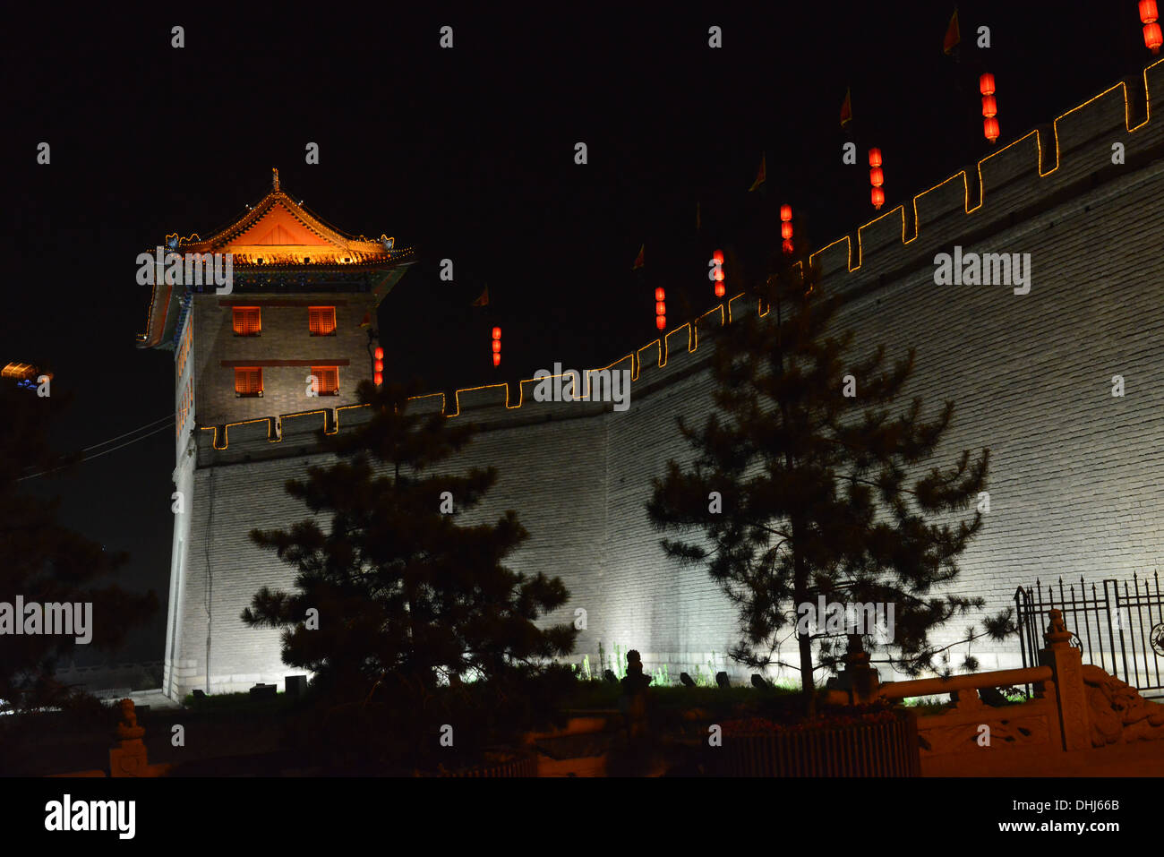 Xi'an city wall at night Banque D'Images