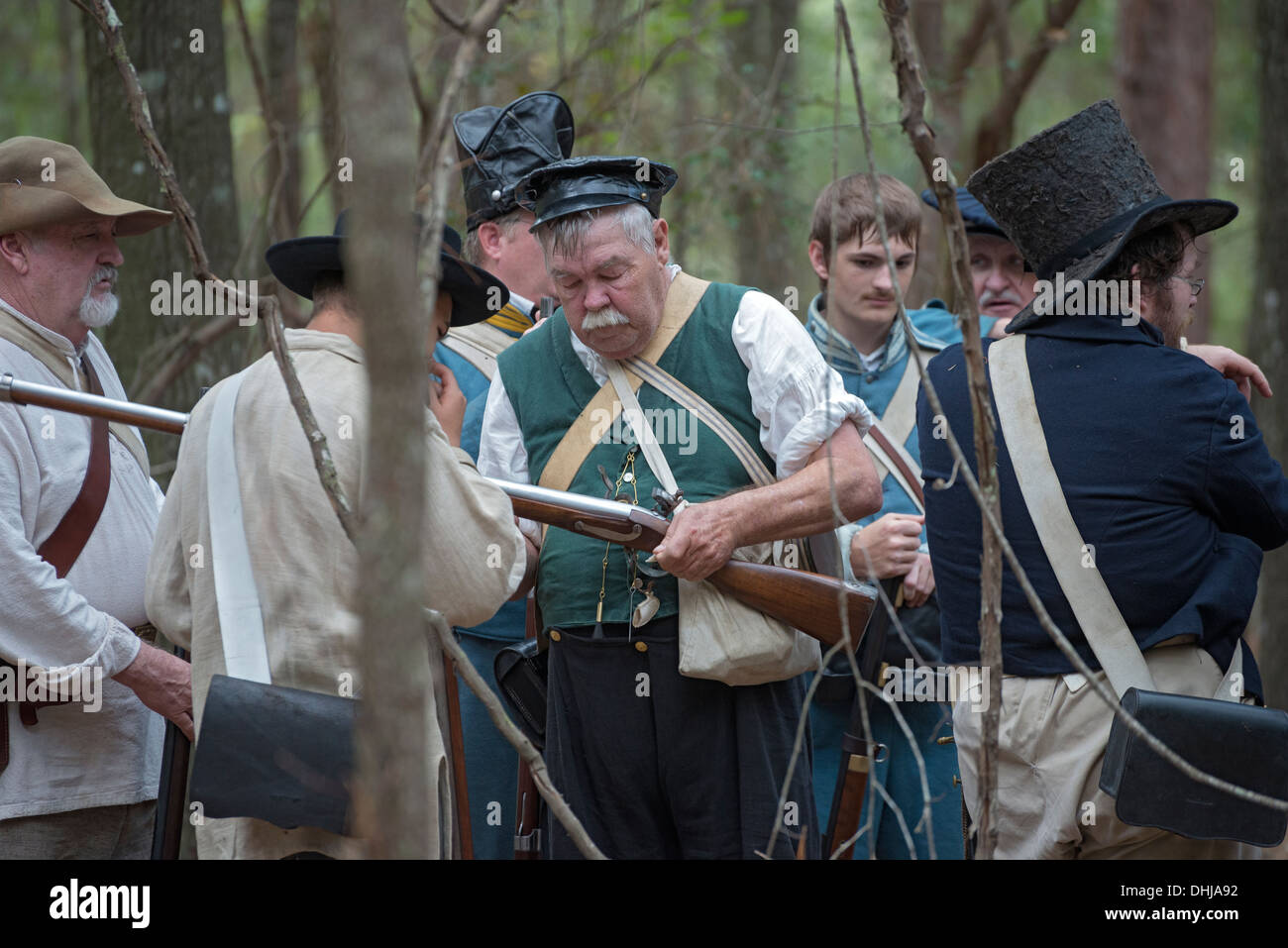 Les soldats américains en recréant la deuxième guerre séminole pendant Native American Festival à Oleno State Park dans le Nord de la Floride. Banque D'Images