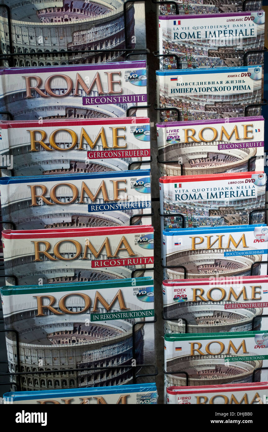 Livres Guide de Rome en différentes langues, Rome, Italie Banque D'Images