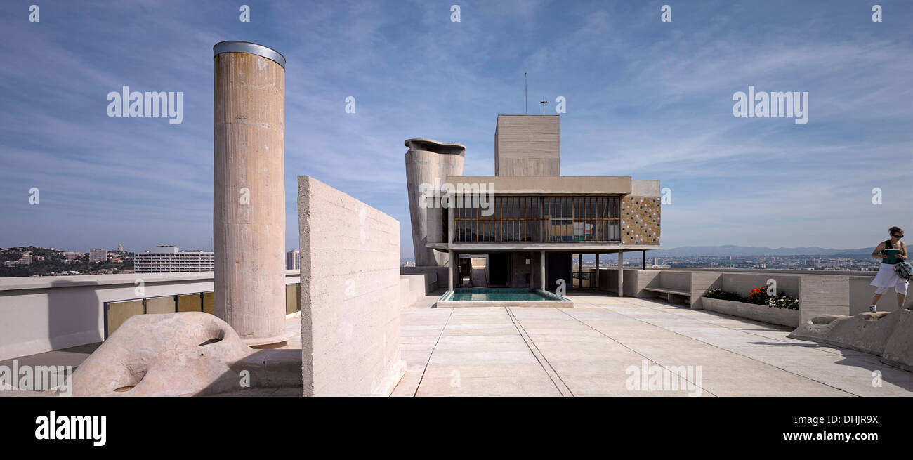 Unite d'habitation, Marseille, France. Architecte : Le Corbusier, 1952. Vue panoramique sur le toit. Banque D'Images