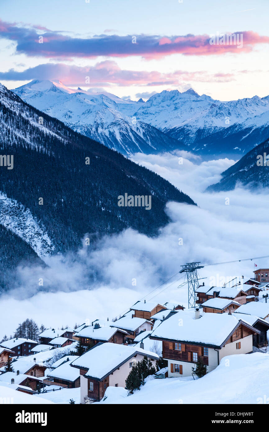 Lauchernalp dans l'incandescence, Bishorn, Weisshorn et Dent Blanche en arrière-plan, Canton du Valais, Valais, Suisse, Europe Banque D'Images