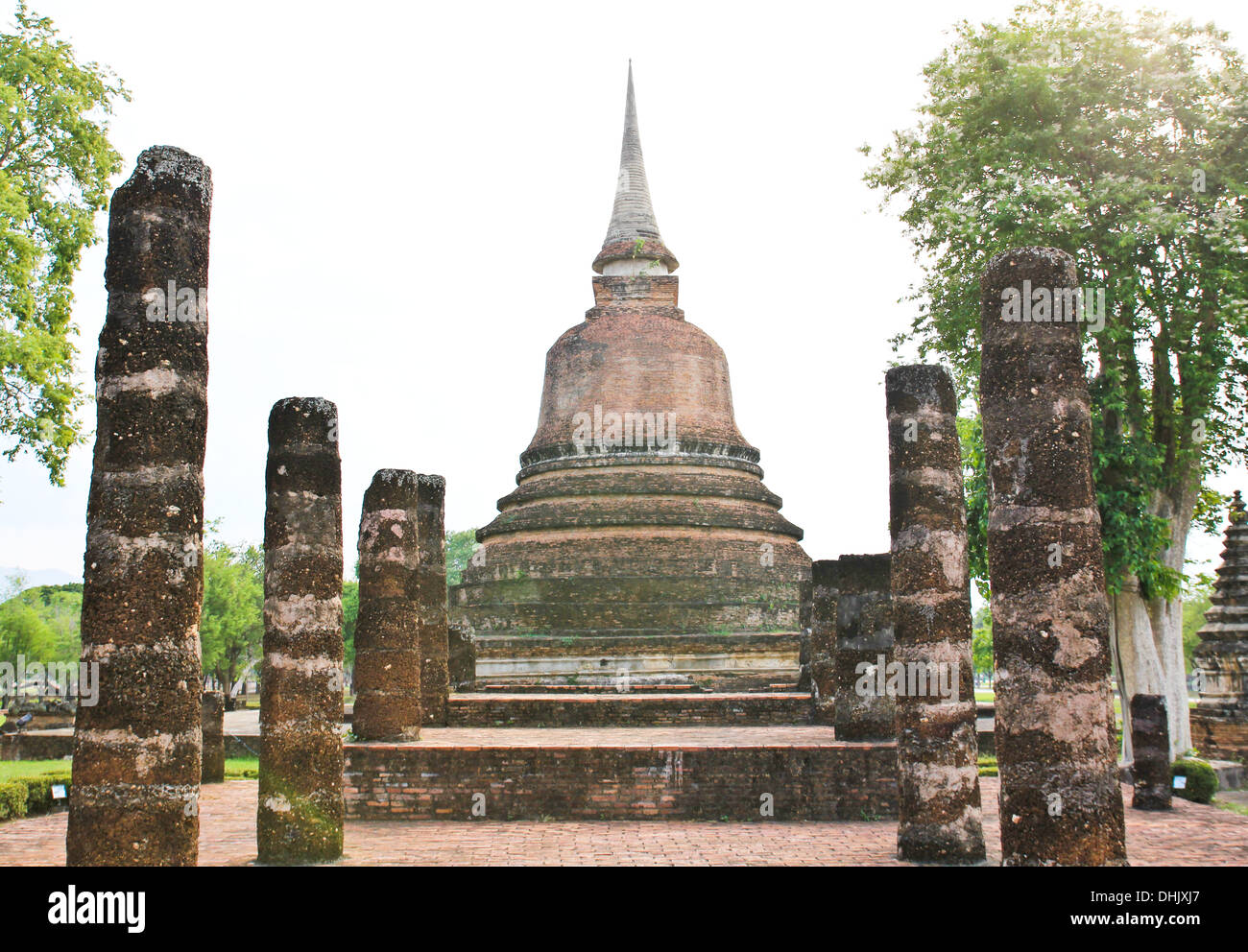 Wat Sa Si dans le parc historique de Sukhothai, Thaïlande Banque D'Images