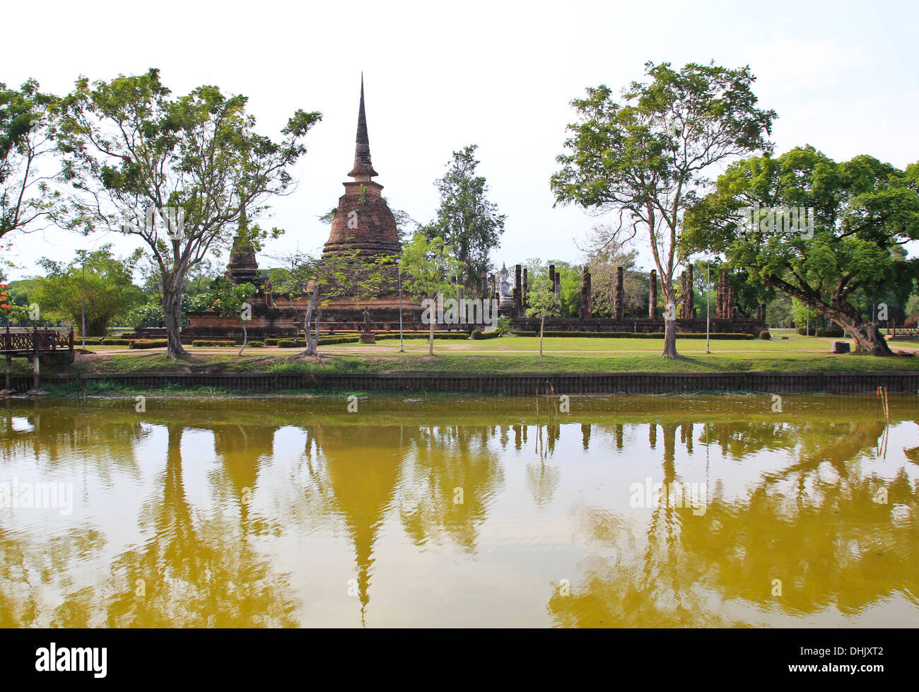 Wat Sa Si dans le parc historique de Sukhothai, Thaïlande Banque D'Images