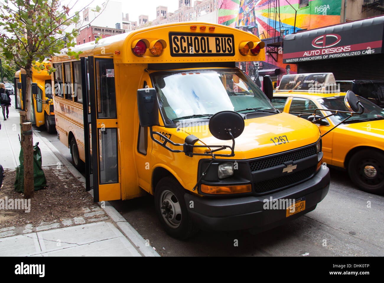 Autobus scolaires jaunes, Manhattan, New York City, États-Unis d'Amérique. Banque D'Images