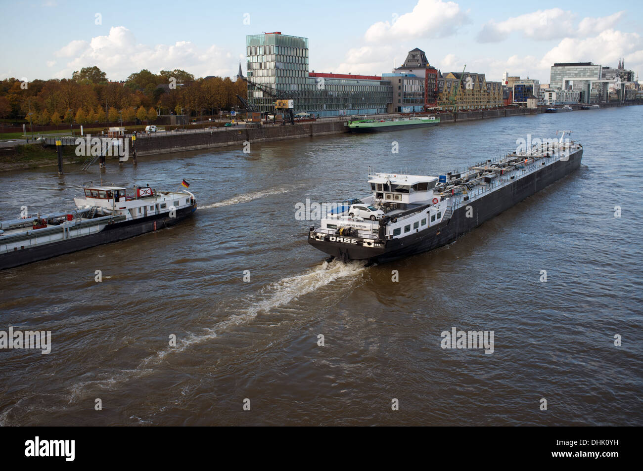 Les pétroliers, Rhin, Cologne, Allemagne. Banque D'Images