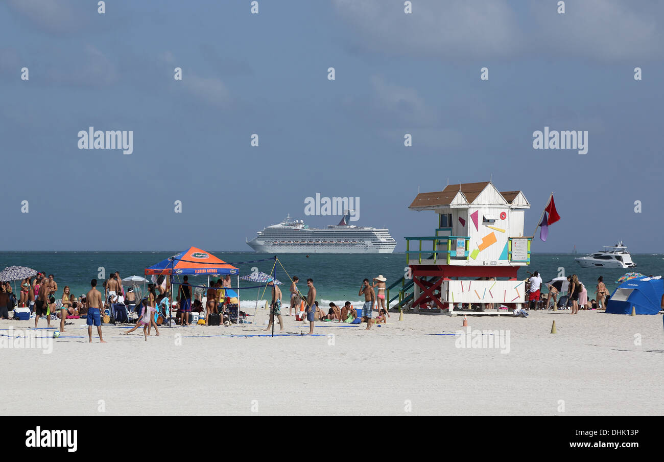 Les navires de croisière à Miami Beach sur la côte de Floride usa Banque D'Images