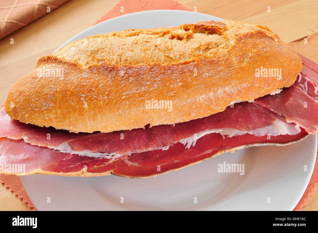 Un bocadillo de jamon serrano espagnol, un sandwich au jambon serrano Banque D'Images