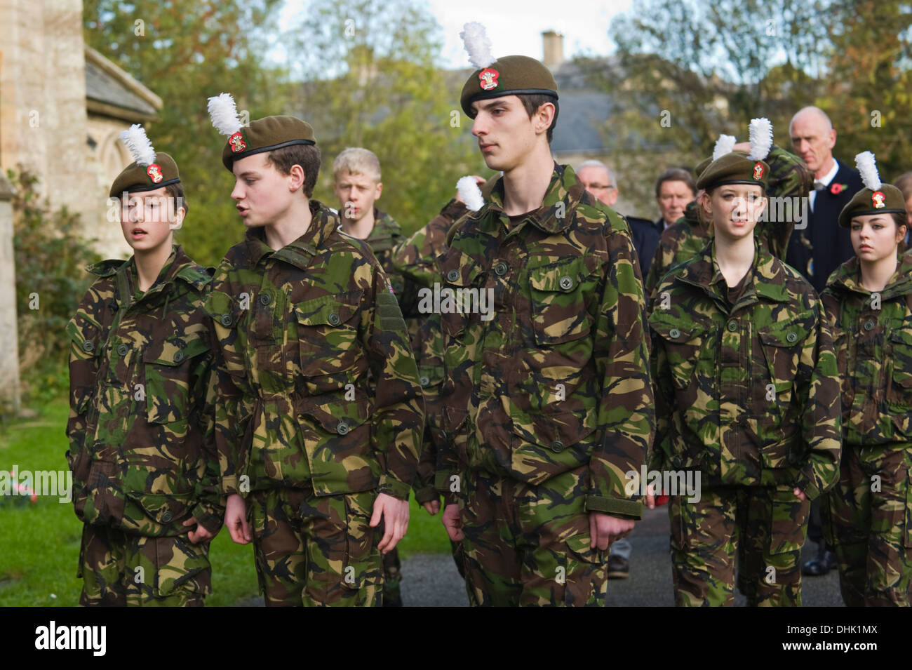 Les jeunes cadets de l'armée sur le souvenir parade de dimanche à Hay-on-Wye Powys Pays de Galles UK Banque D'Images