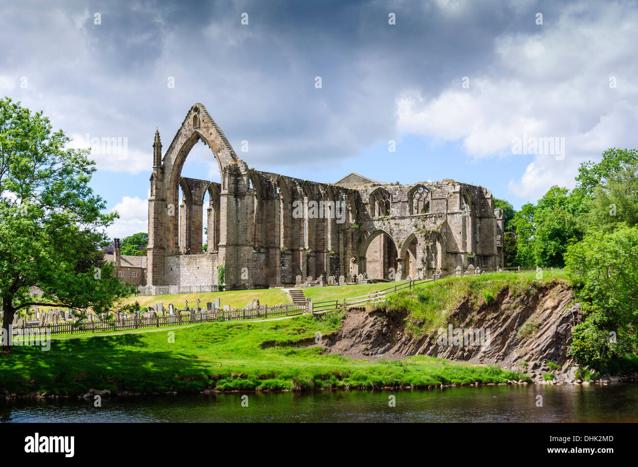 Bolton Abbey près de Skipton Wharfedale Yorkshire Angleterre Nord Yorkshire Dales Banque D'Images