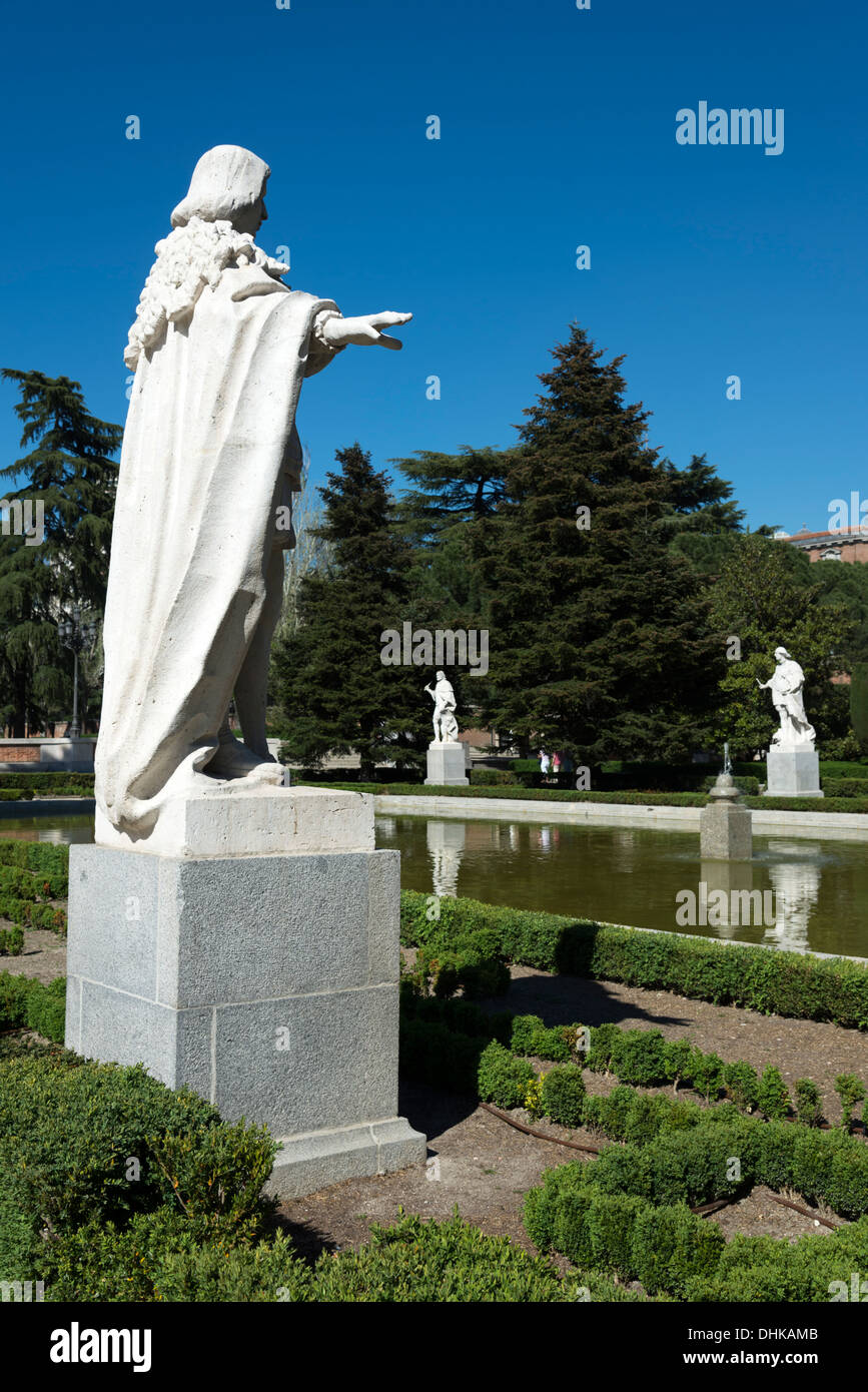 Statue dans les jardins de Sabatini, Madrid, Espagne Banque D'Images
