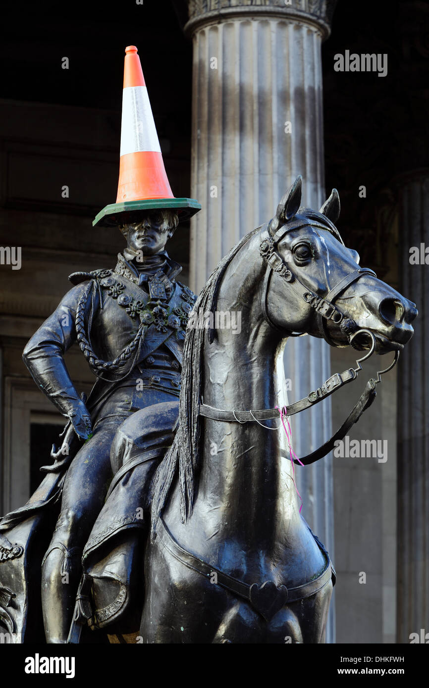 Statue du Duc de Wellington avec un cône sur sa tête, Glasgow, Écosse, Royaume-Uni Banque D'Images