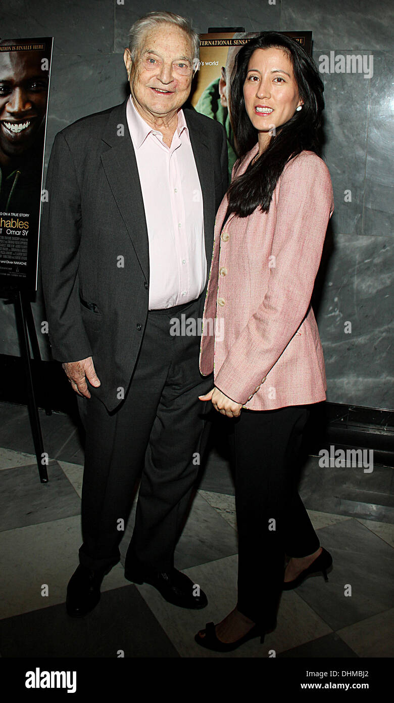 George Soros et Tamik Bolton assister à une projection de "l'Intouchables' au Paley Center for Media New York City, USA - 30.04.12 Banque D'Images