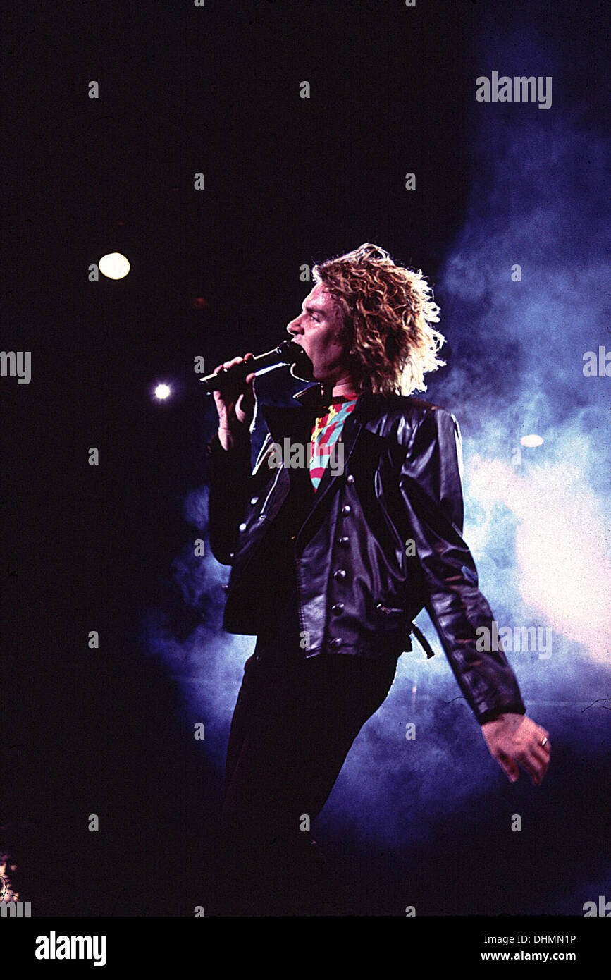 Simon LeBon de concert avec Duran Duran à Milan Italie circa 1987 Banque D'Images