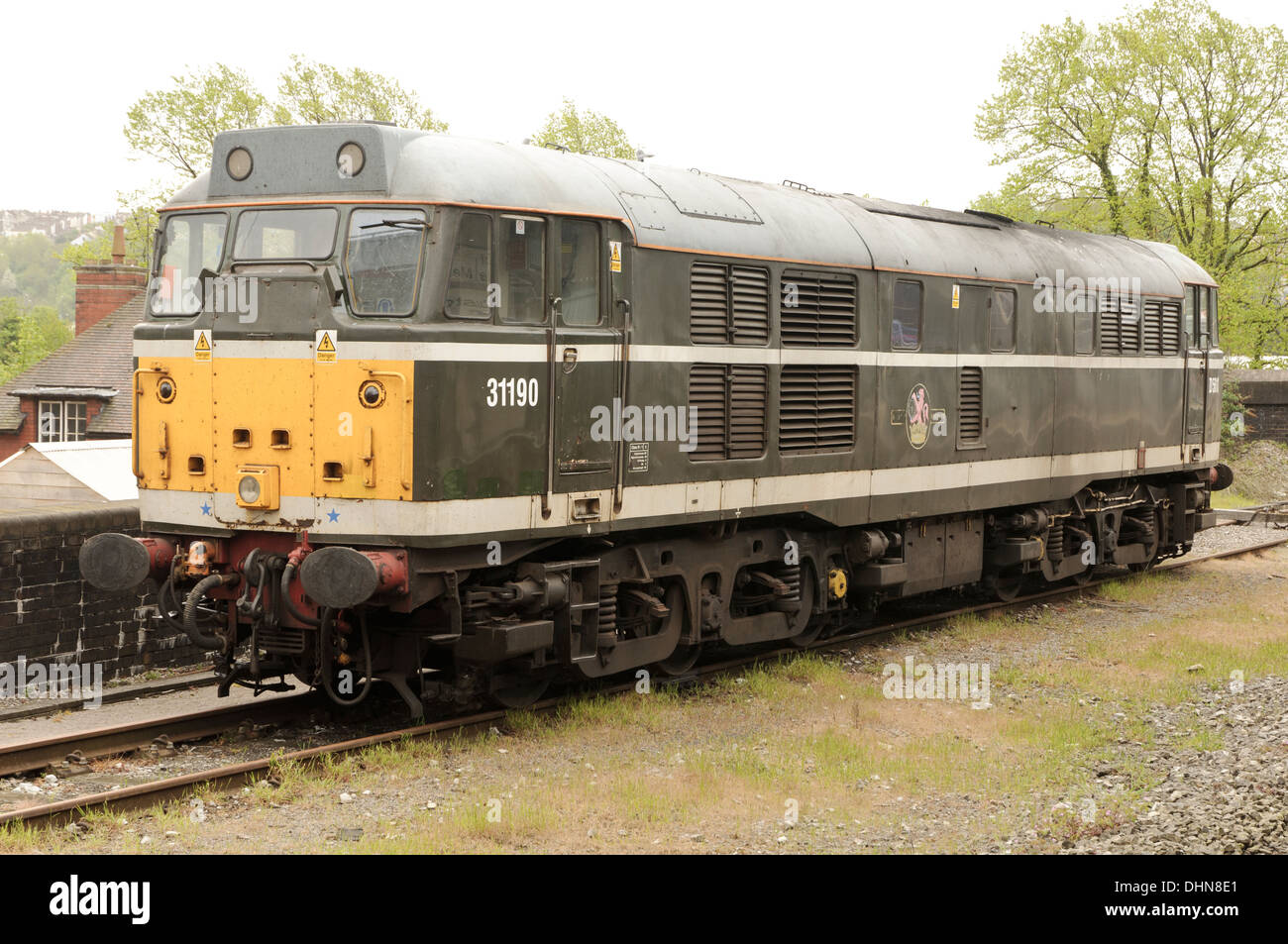 Location privée d'une locomotive diesel de classe 31 dans une livrée des années 1960 dans une voie d'évitement à Bristol Temple Meads station.brush type 2 Banque D'Images