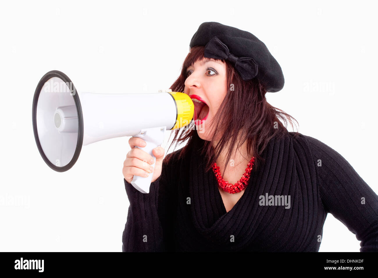 Jeune femme avec chapeau de crier dans un mégaphone - Isolated on White Banque D'Images