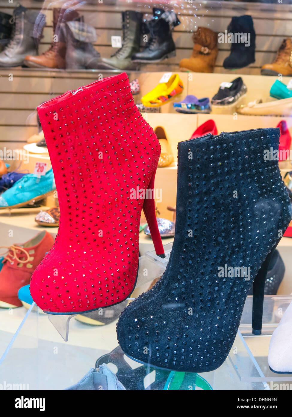 Chaussure haut talon plate-forme Fenêtre d'affichage, NYC, USA Banque D'Images