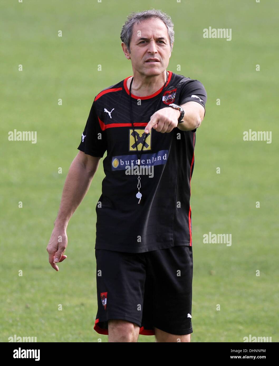 Alicante, Espagne. 13 nov., 2013. Le football international avant-match amical pratique avant l'Autriche contre l'équipe de France match amical patron Marcel Koller AUT © Plus Sport Action/Alamy Live News Banque D'Images