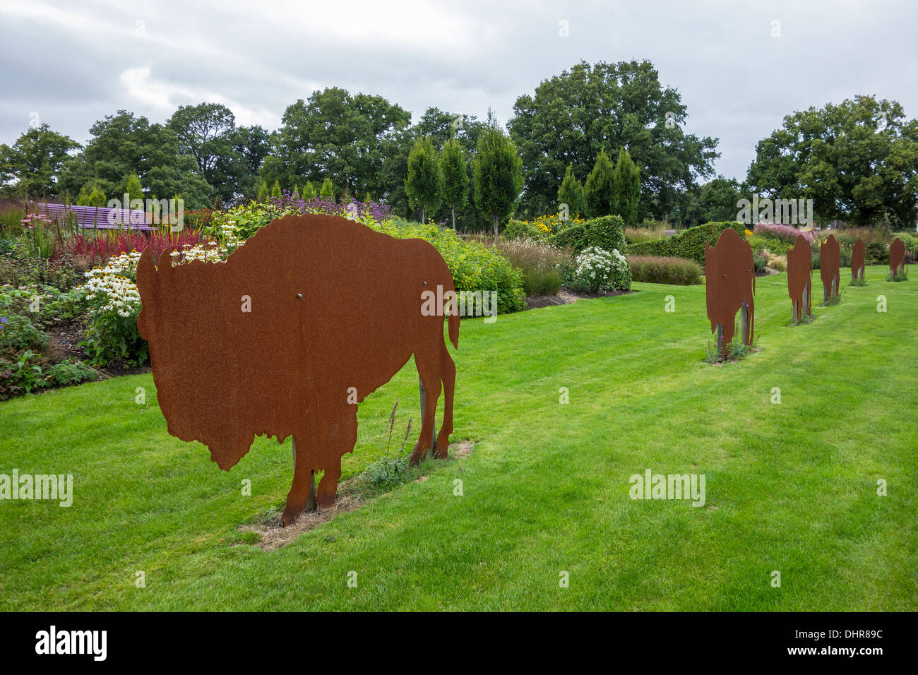 Art Sculpture Jardin Jardin des Prairies Henfield Sussex Banque D'Images
