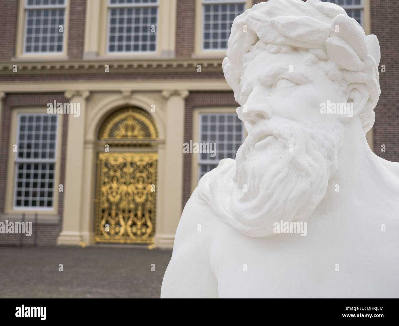 Statue d'un dieu mythologique au palais royal Het Loo, Pays-Bas Banque D'Images