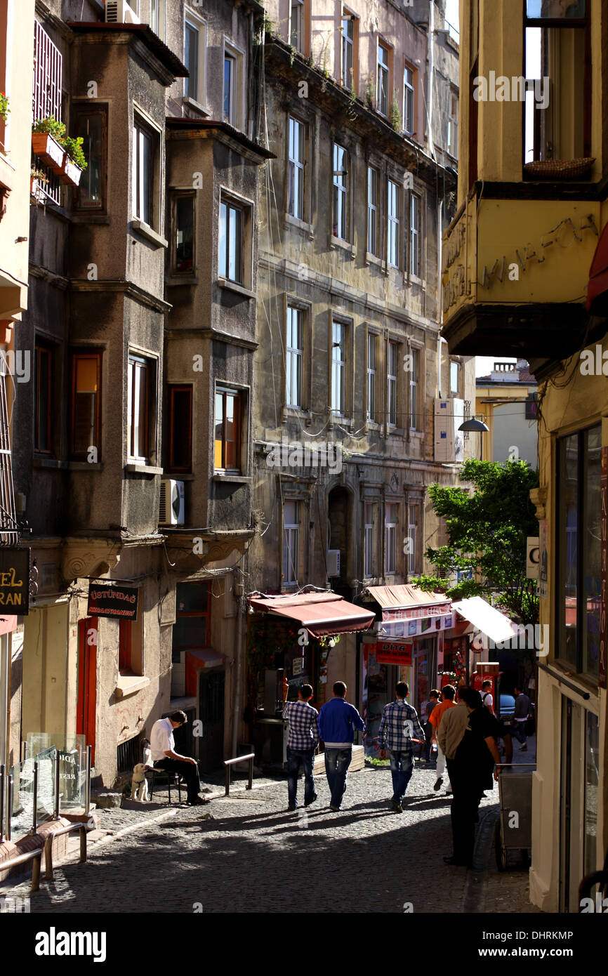 Une vieille rue à Beyoglu, Istanbul, République de Turquie Banque D'Images