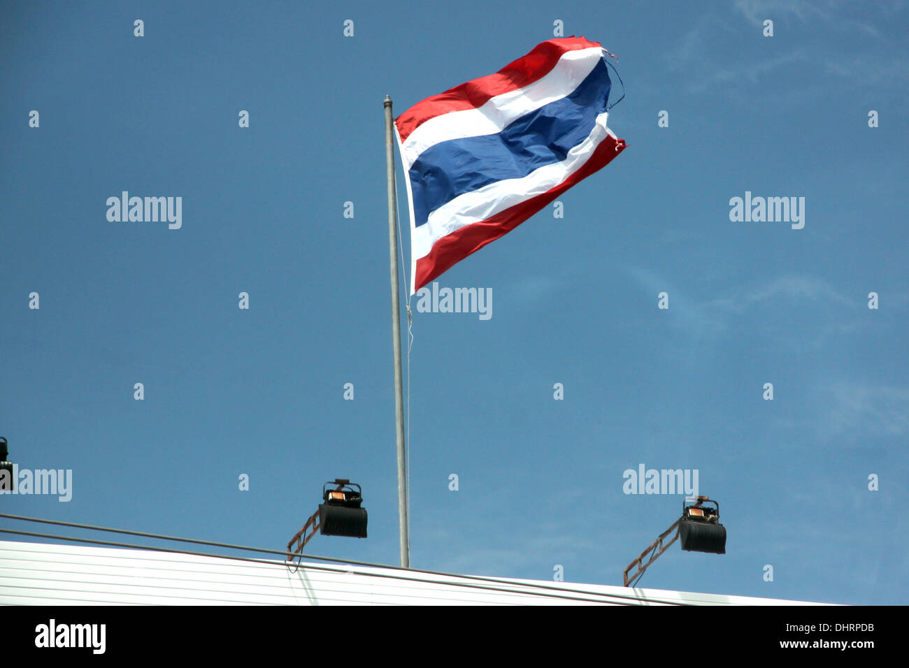 La photo Thaïlande Drapeau sur ciel bleu. Banque D'Images