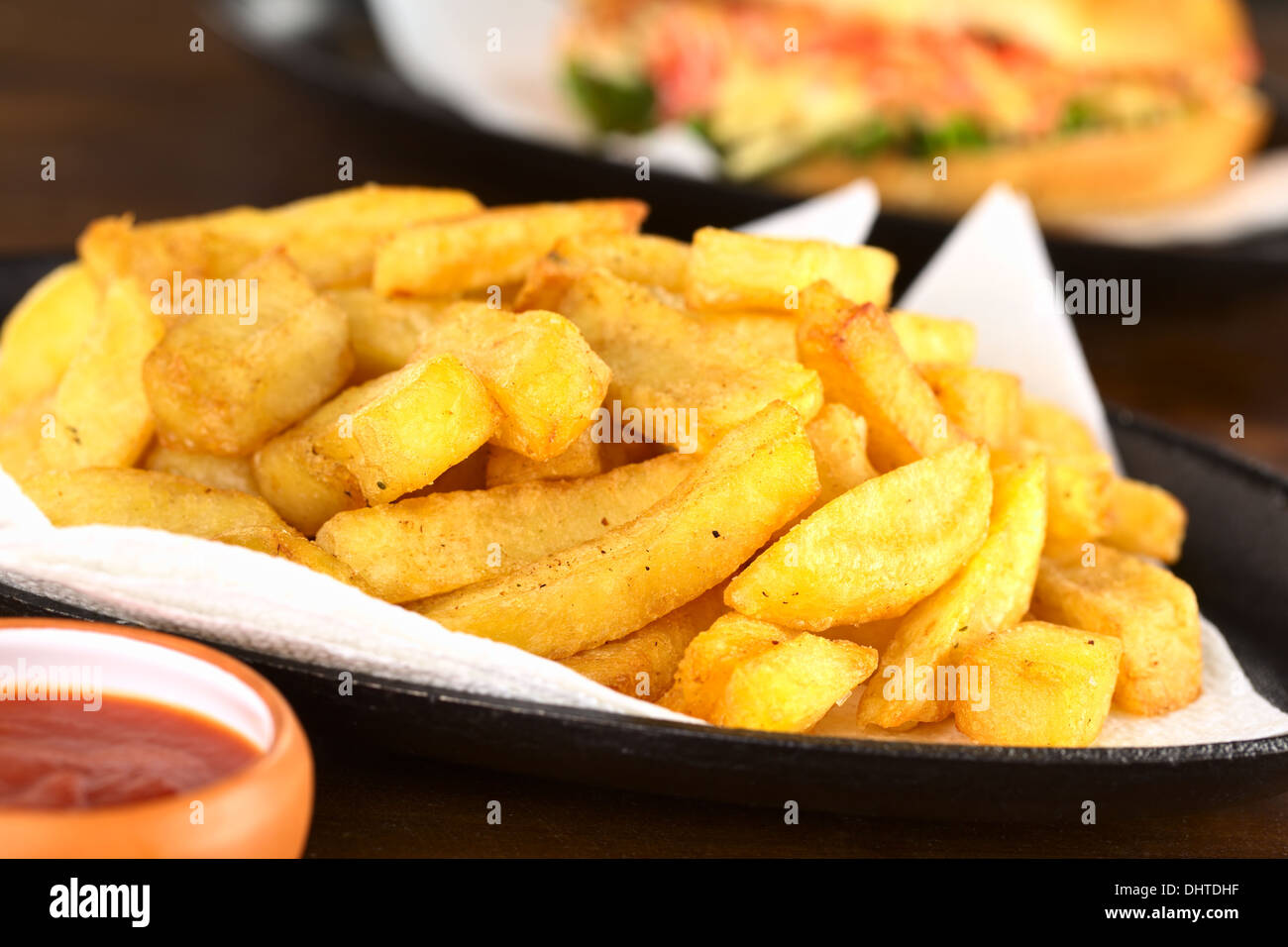 Les frites avec du ketchup (Selective Focus Focus, un tiers dans les frites) Banque D'Images