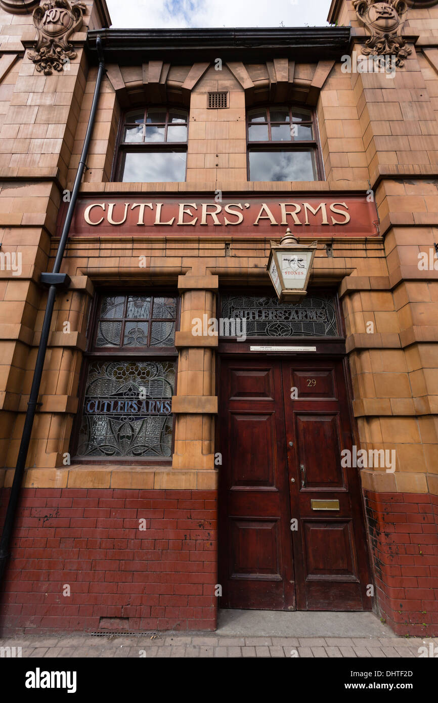 Le Cutlers armes au Westgate Rotherham, une CAMRA pub du patrimoine. Banque D'Images