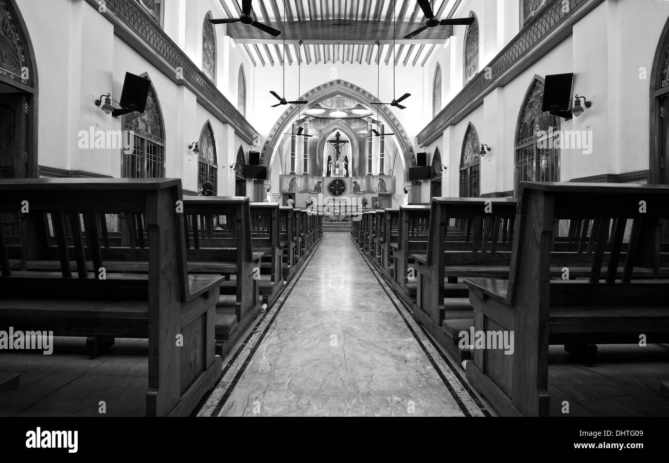Bel intérieur de la cathédrale de St Theresa Chennai Banque D'Images