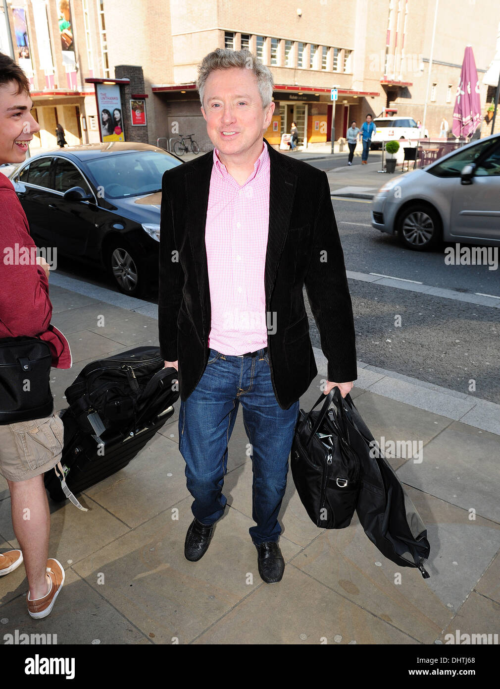 Louis Walsh à son hôtel à Liverpool le jour avant le 'X Factor' auditions commencer à Liverpool, Angleterre - 22.05.12 Banque D'Images